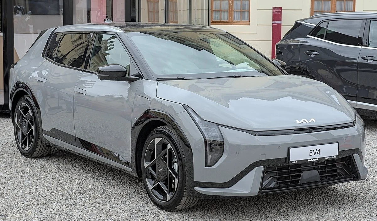 Kia EV4 – modelbillede; udstyr og årgang kan variere