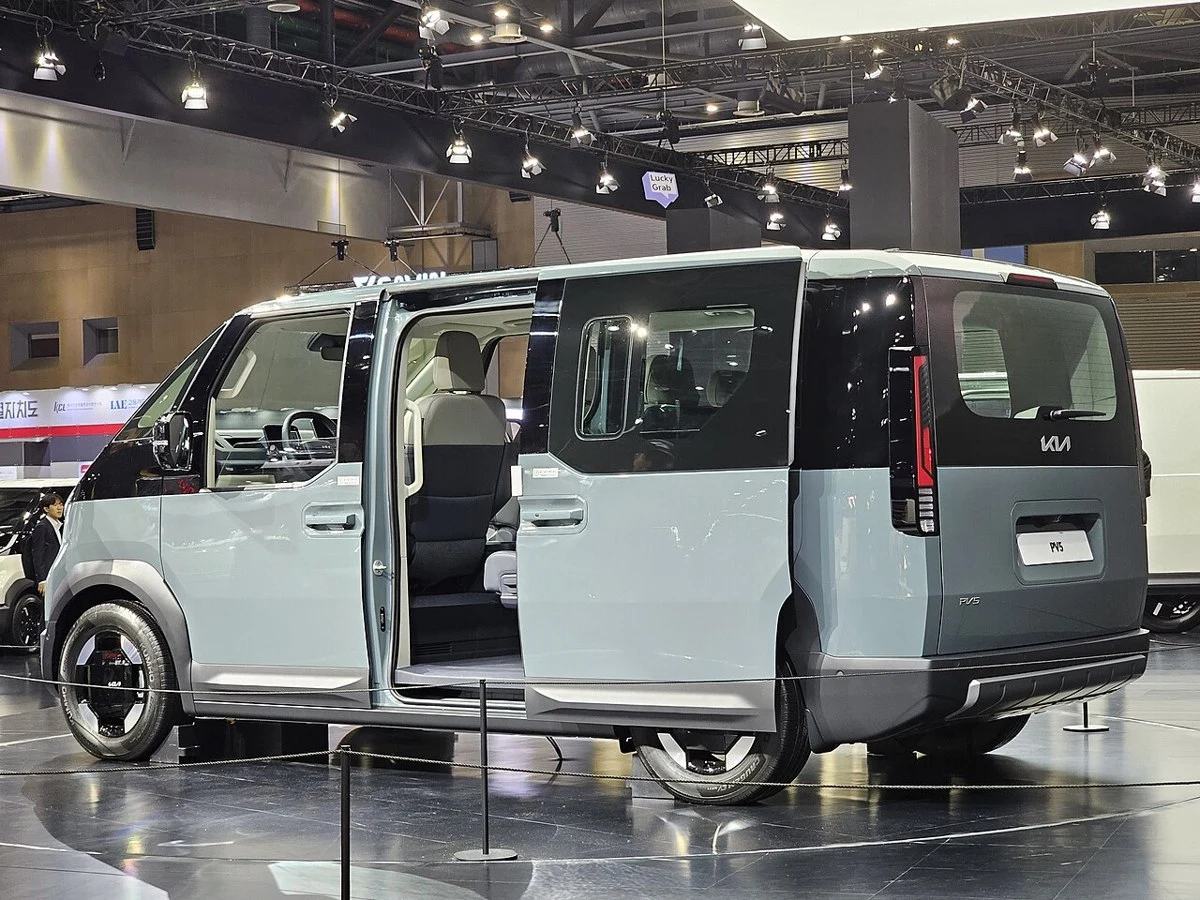 Kia PV5 Passenger – modelbillede; udstyr og årgang kan variere