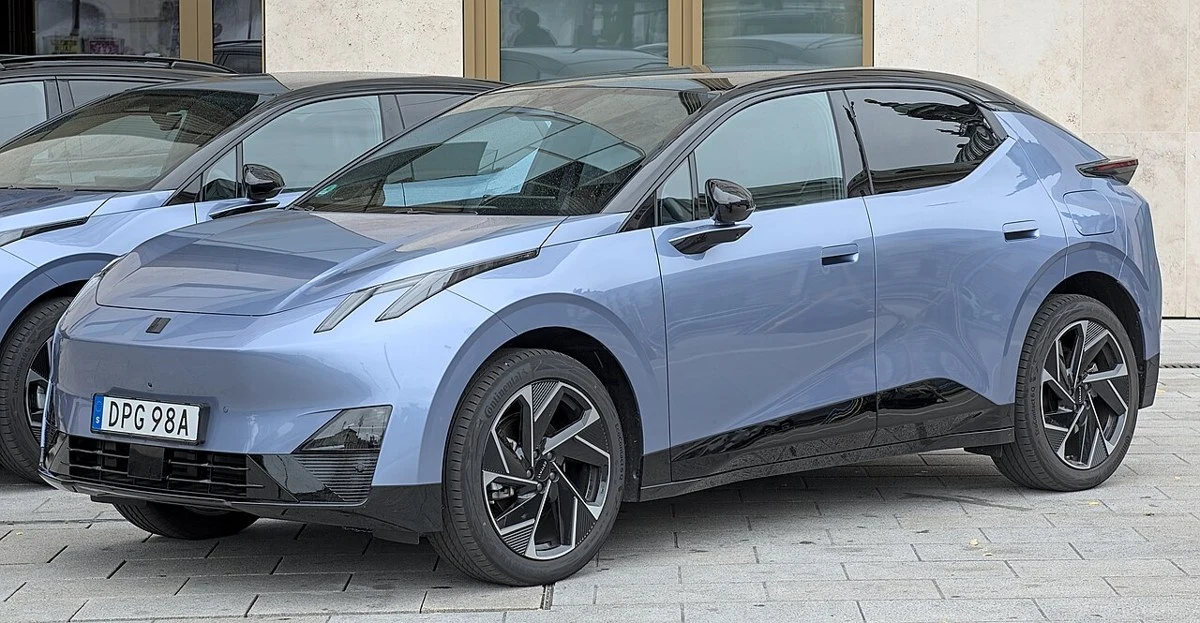 Lynk & Co 02 – modelbillede; udstyr og årgang kan variere