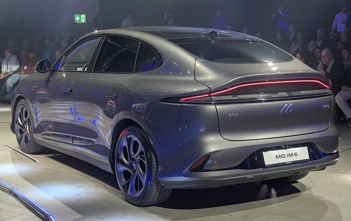 MG IM6 – modelbillede; udstyr og årgang kan variere