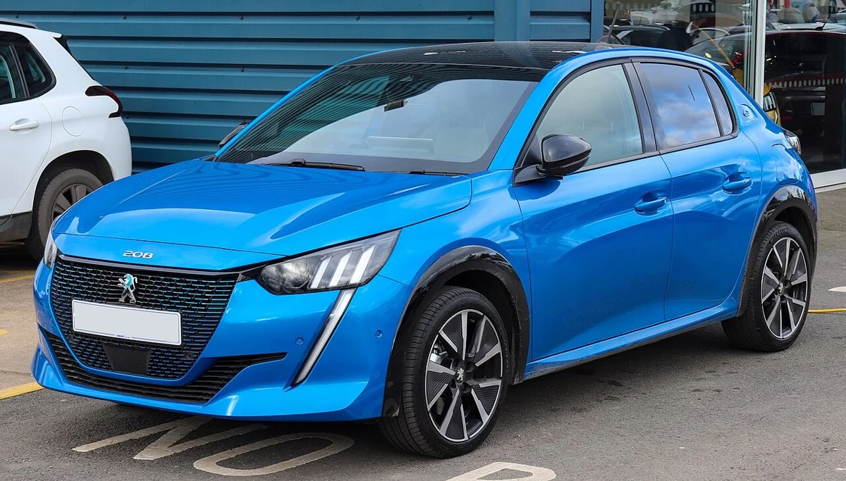 Peugeot E-208 – modelbillede; udstyr og årgang kan variere