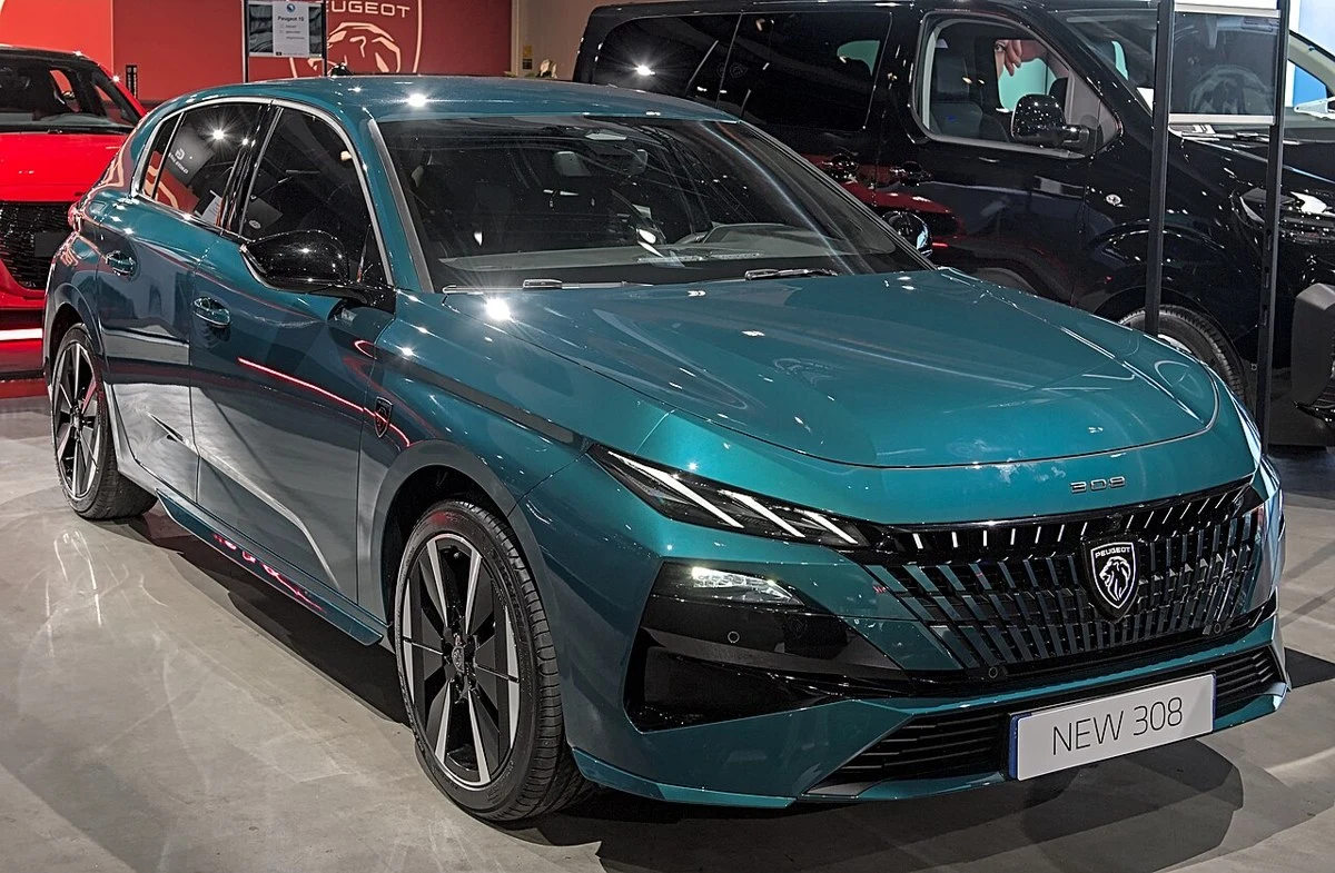 Peugeot E-308 – modelbillede; udstyr og årgang kan variere