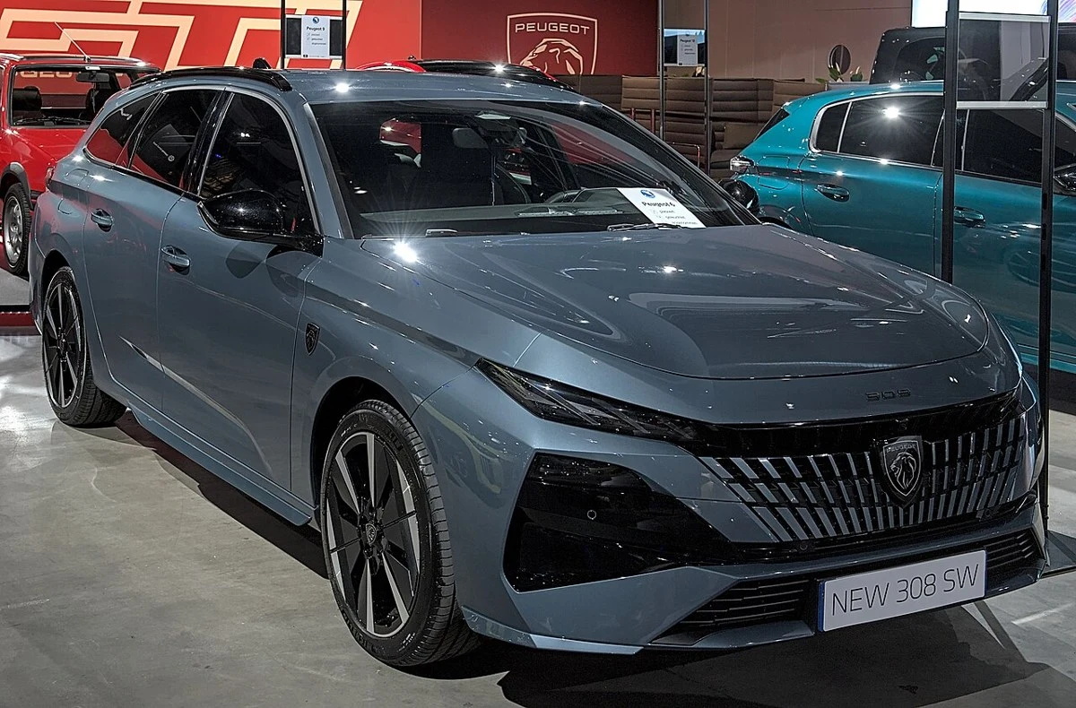 Peugeot E-308 SW – modelbillede; udstyr og årgang kan variere