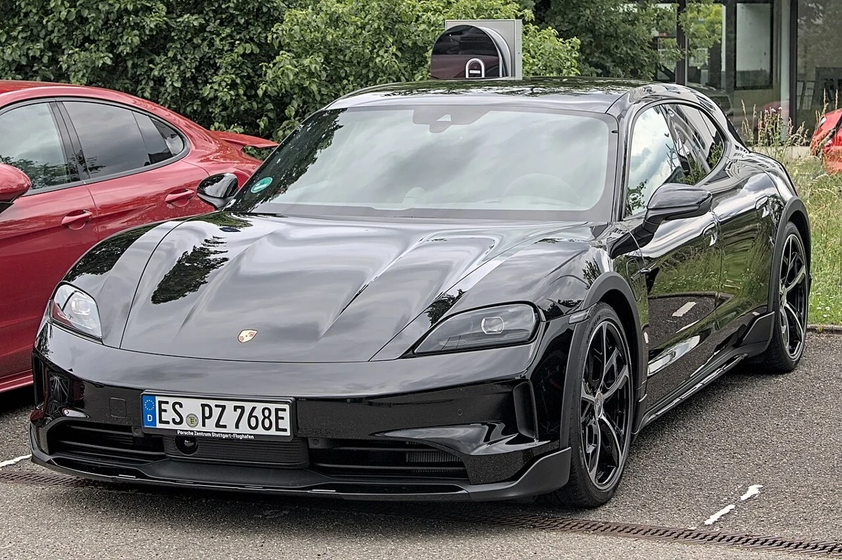 Porsche Taycan Sport Turismo – modelbillede; udstyr og årgang kan variere