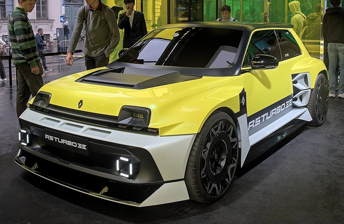 Renault 5 Turbo 3E – modelbillede; udstyr og årgang kan variere