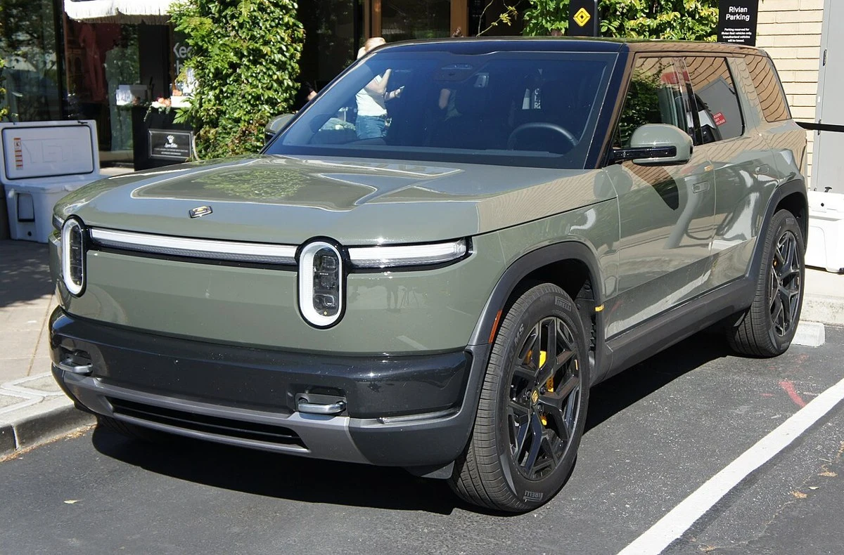 Rivian R2 – modelbillede; udstyr og årgang kan variere