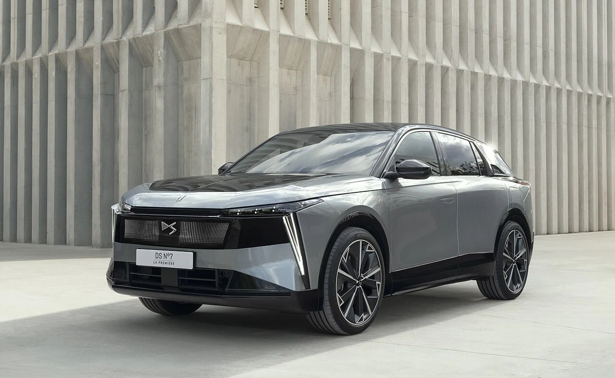 DS N°7 E-TENSE – modelbillede; udstyr og årgang kan variere