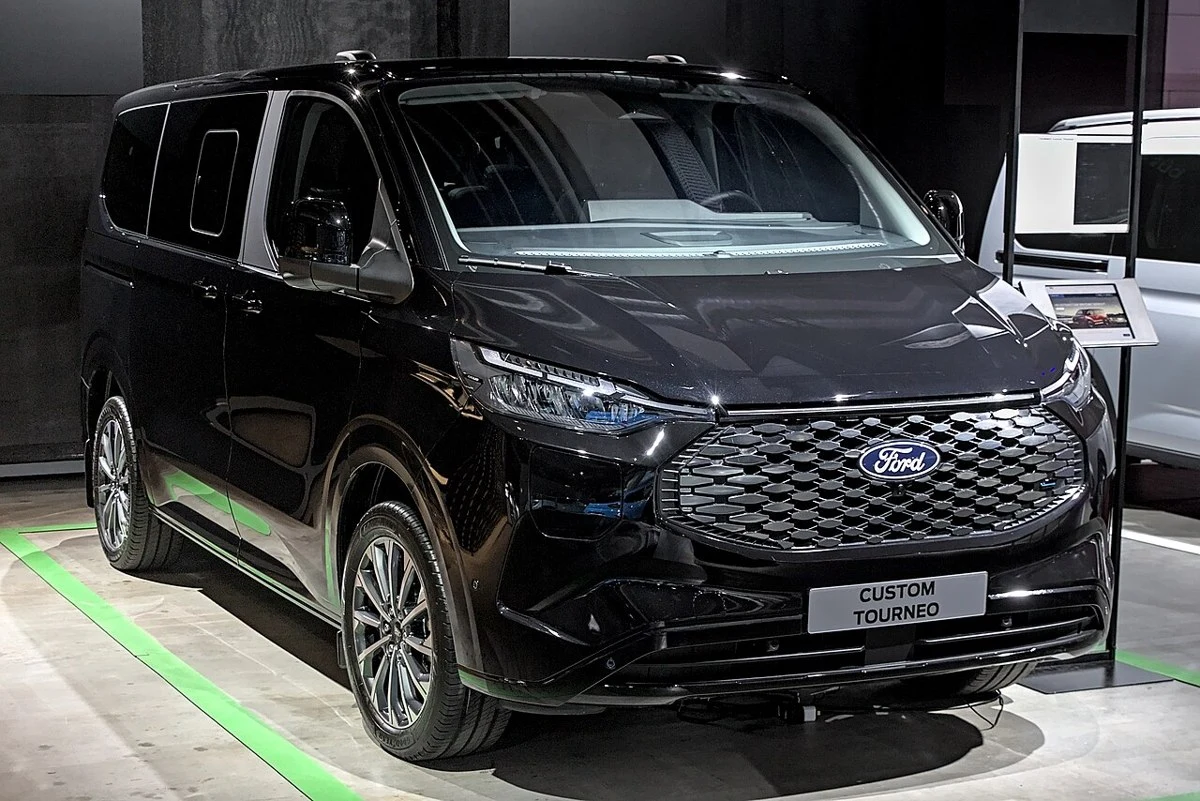 Ford E-Tourneo Custom – modelbillede; udstyr og årgang kan variere